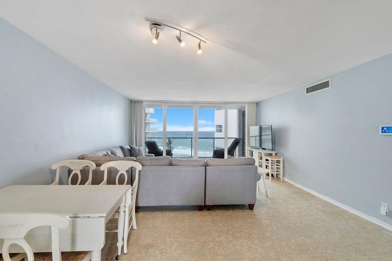 1057 Hillsboro Mile 714