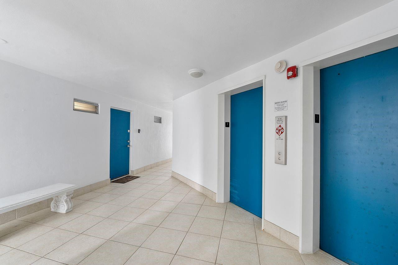 1057 Hillsboro Mile 714