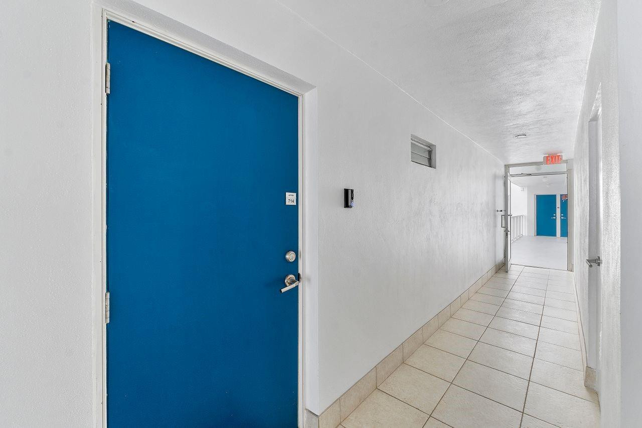 1057 Hillsboro Mile 714