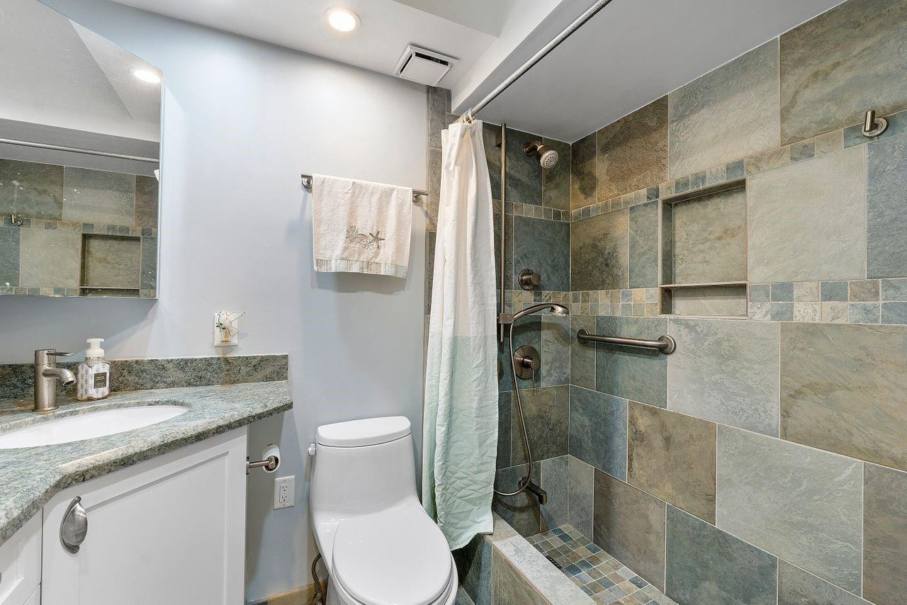 1057 Hillsboro Mile 714