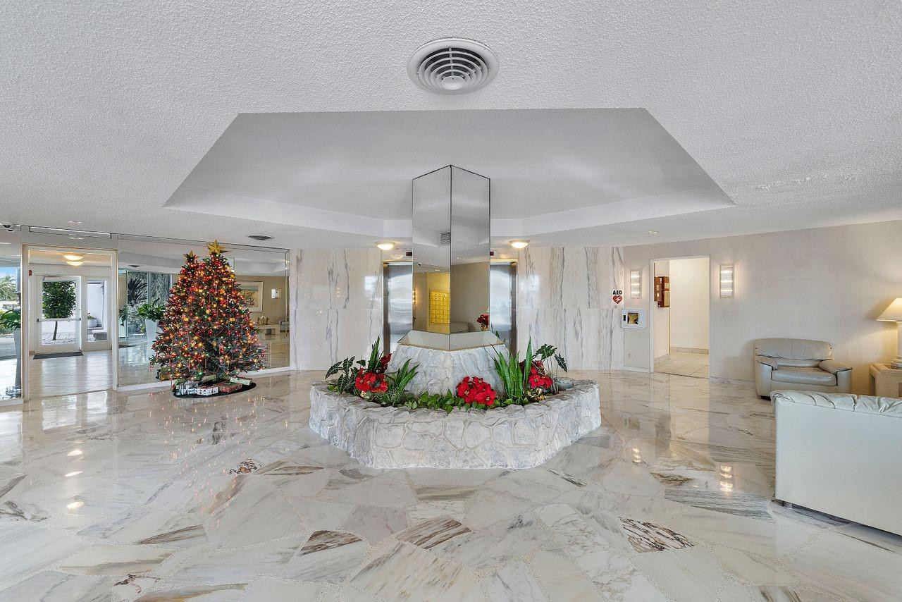 1057 Hillsboro Mile 714