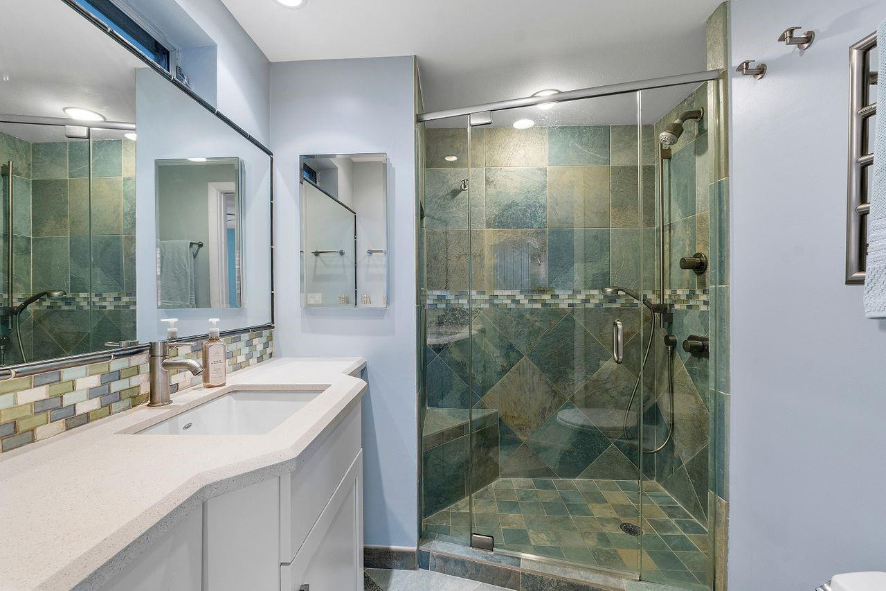 1057 Hillsboro Mile 714