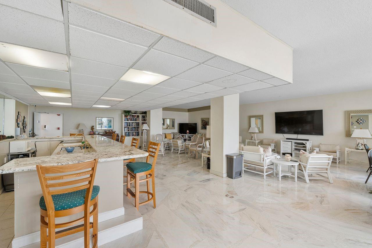 1057 Hillsboro Mile 714
