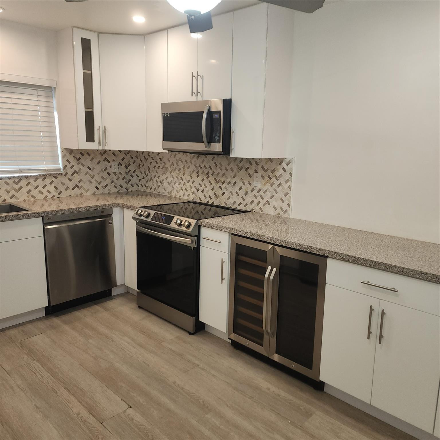 951 SW 8th Street