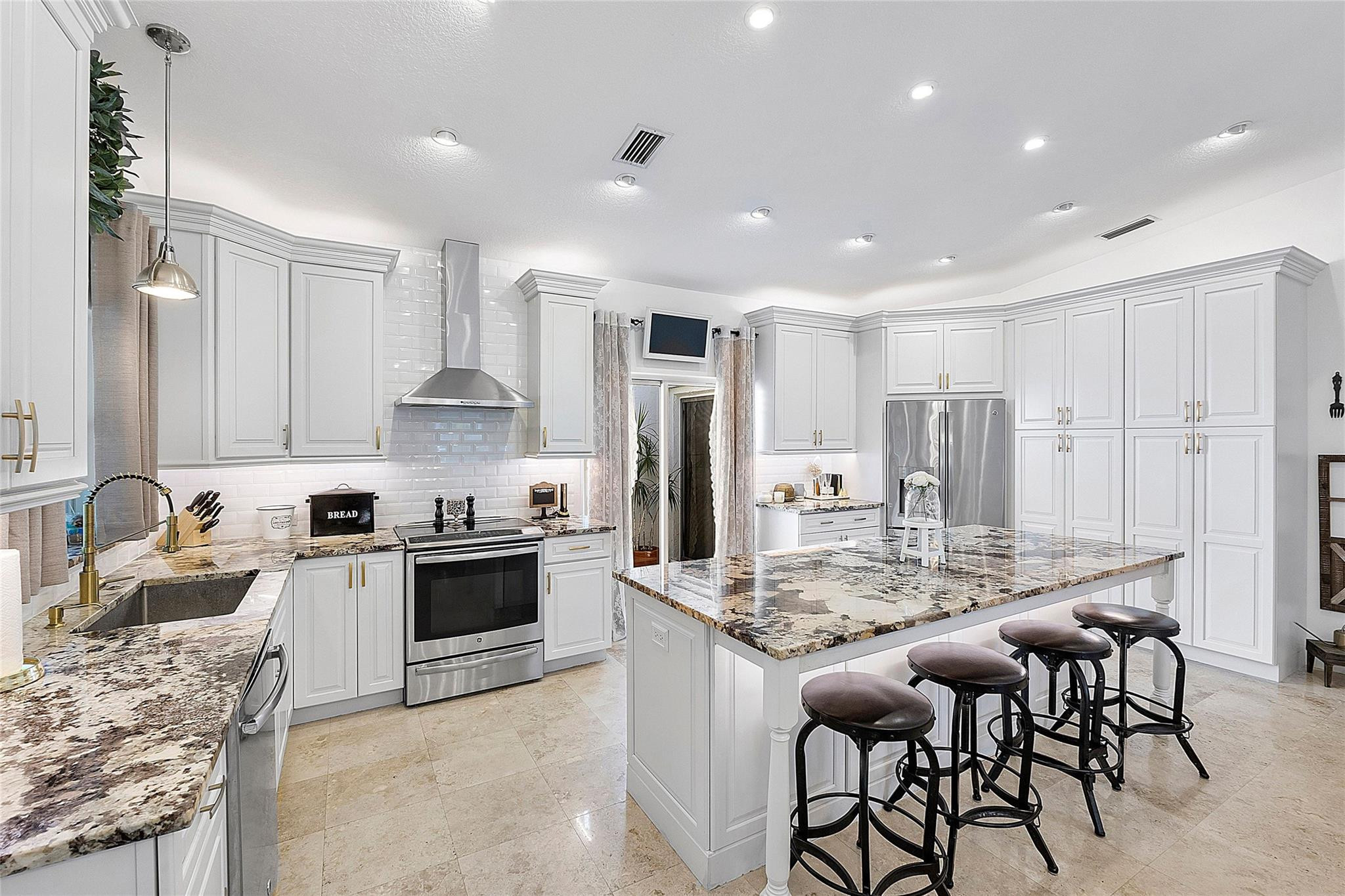 6613 Stratford Drive