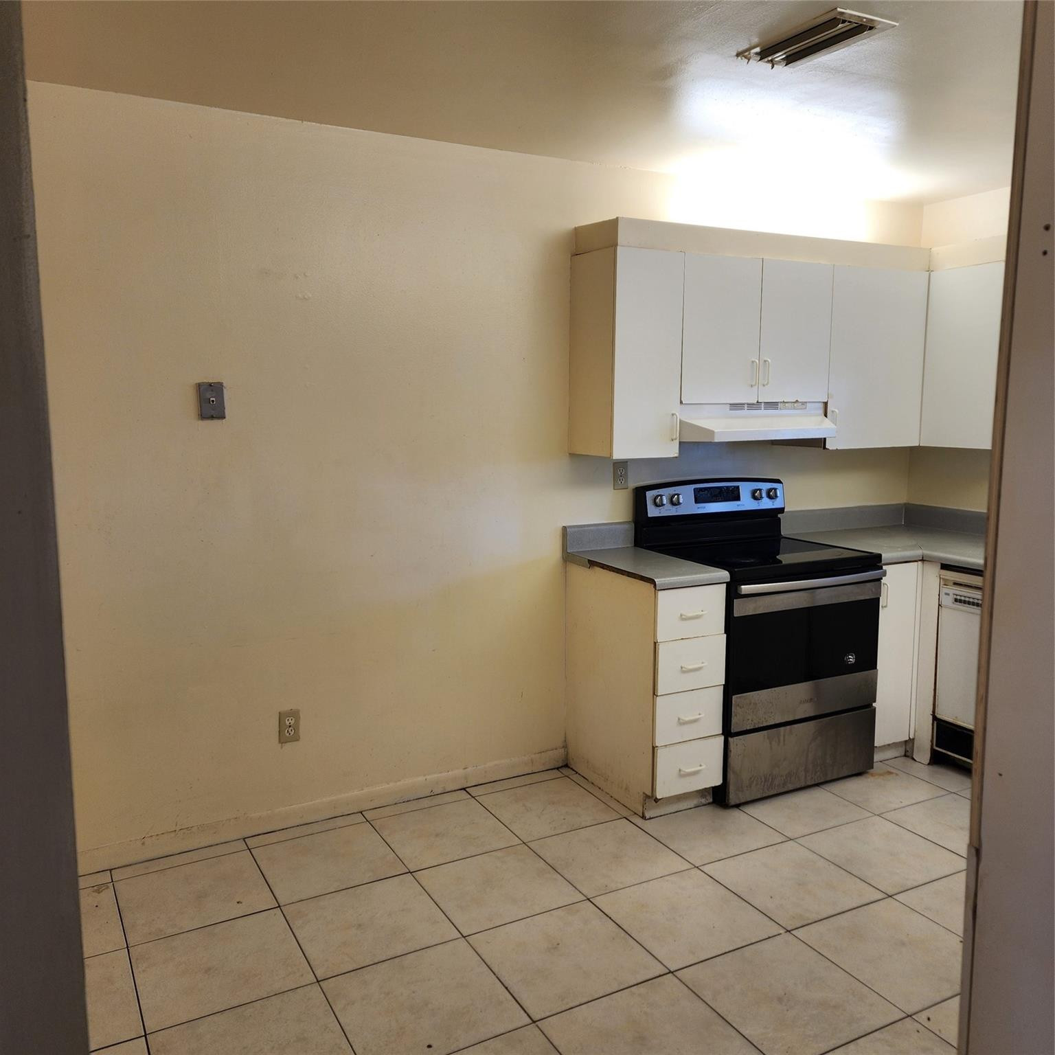953 SW 8th Street