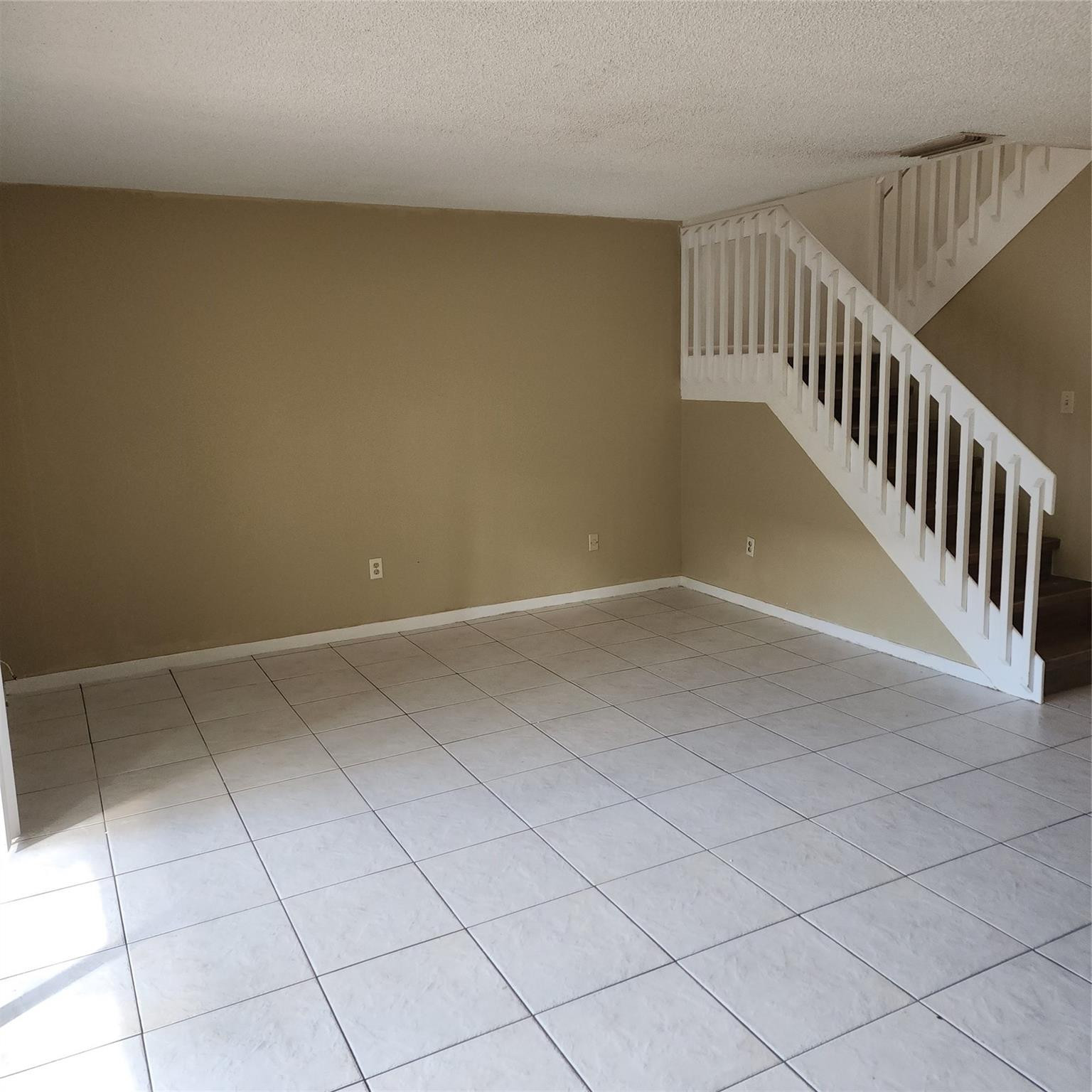 953 SW 8th Street