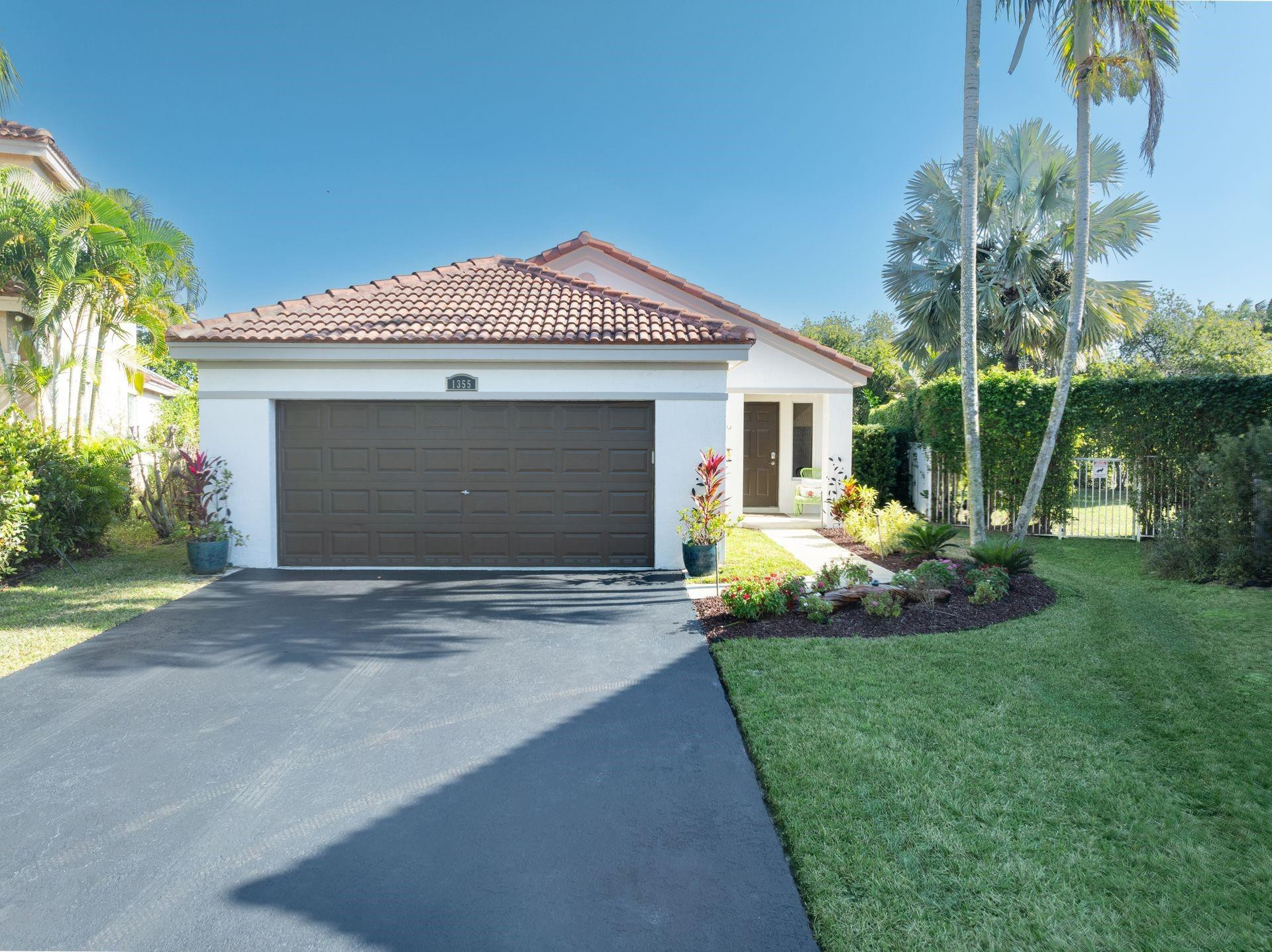1355 Plumosa Way