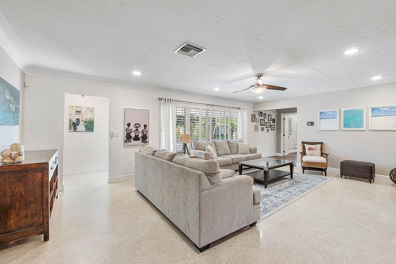 2700 NE 26th Terrace