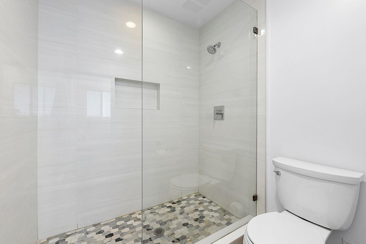 2700 NE 26th Terrace