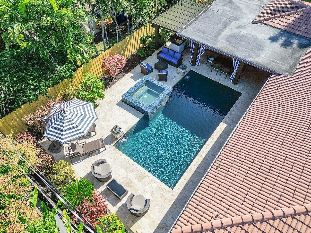 2700 NE 26th Terrace