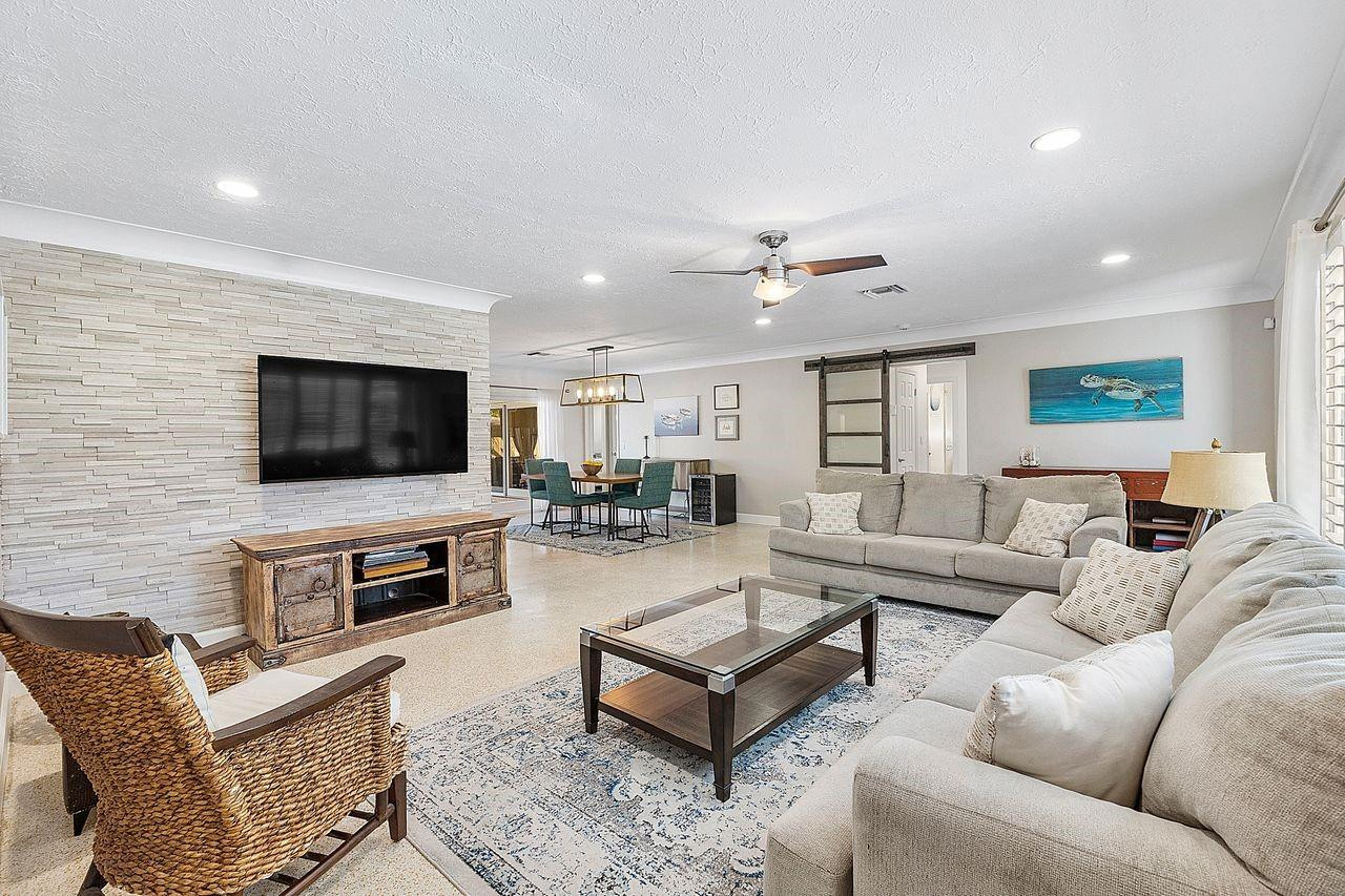 2700 NE 26th Terrace