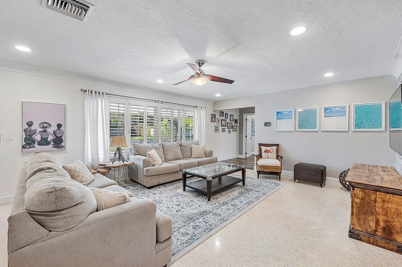 2700 NE 26th Terrace
