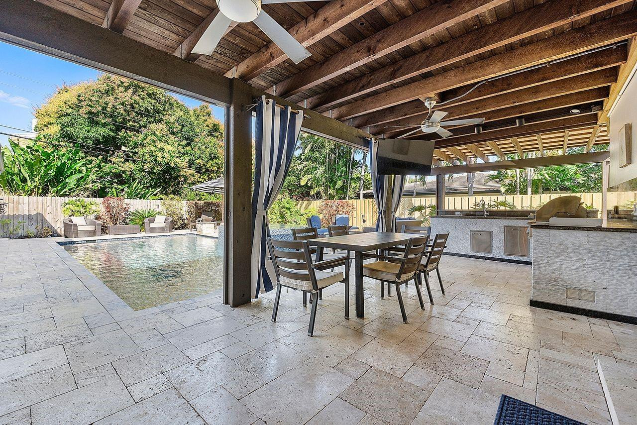 2700 NE 26th Terrace