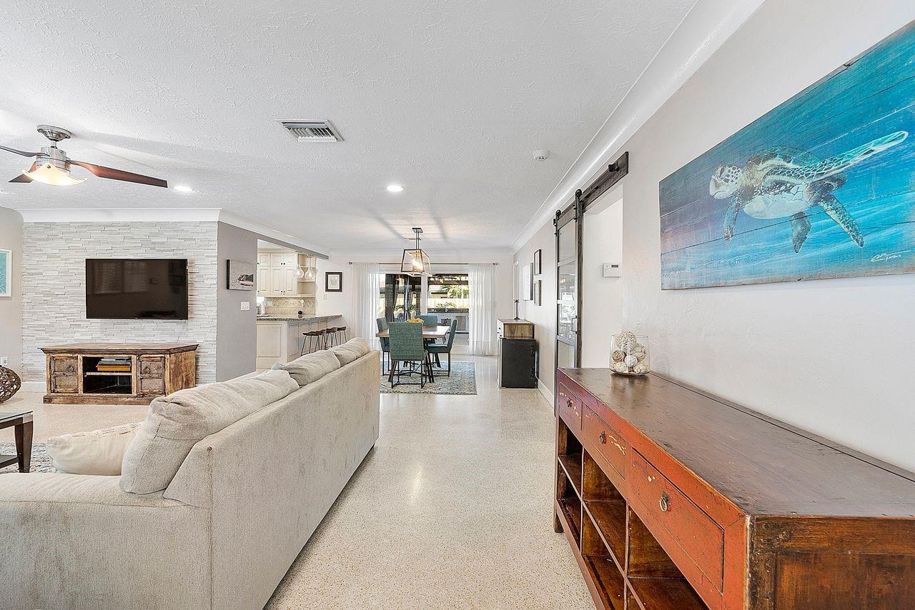 2700 NE 26th Terrace
