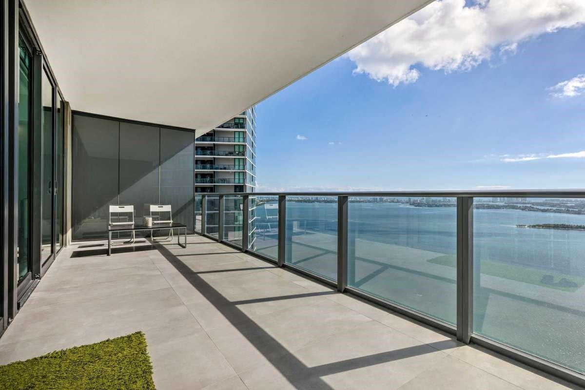 650 NE 32nd Street 3805