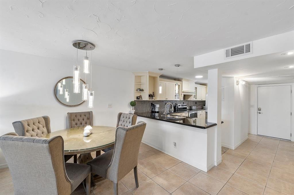 9 Royal Palm Way 206