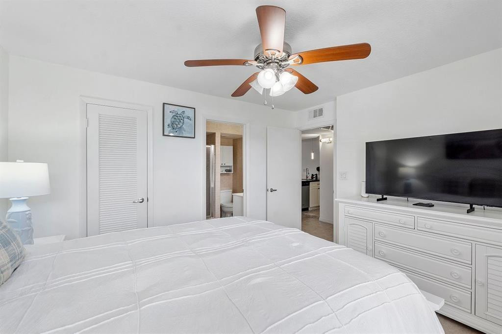 9 Royal Palm Way 206