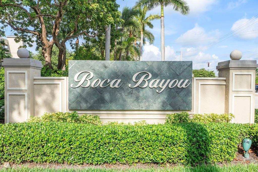 9 Royal Palm Way 206