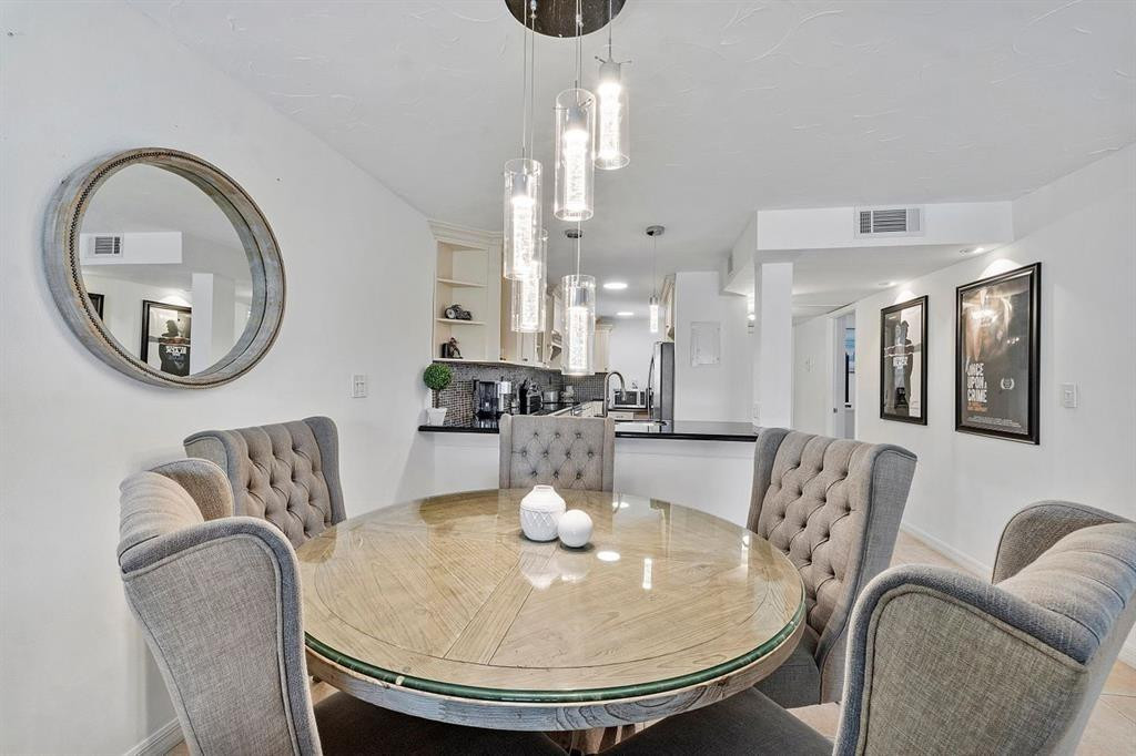 9 Royal Palm Way 206