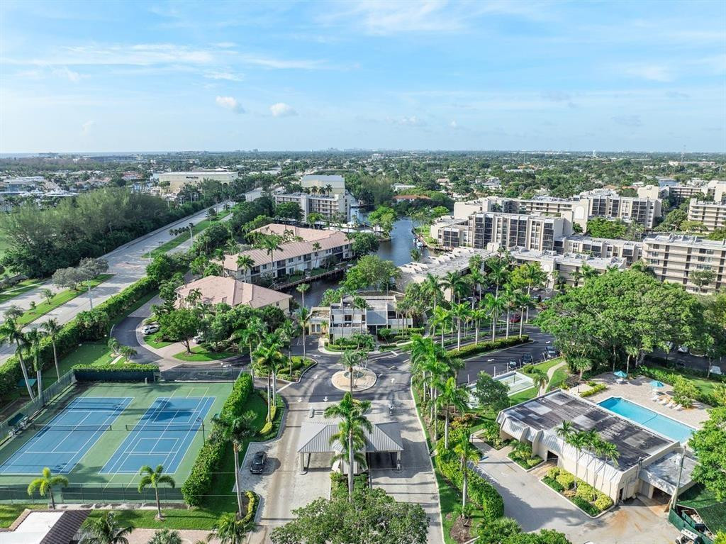 9 Royal Palm Way 206
