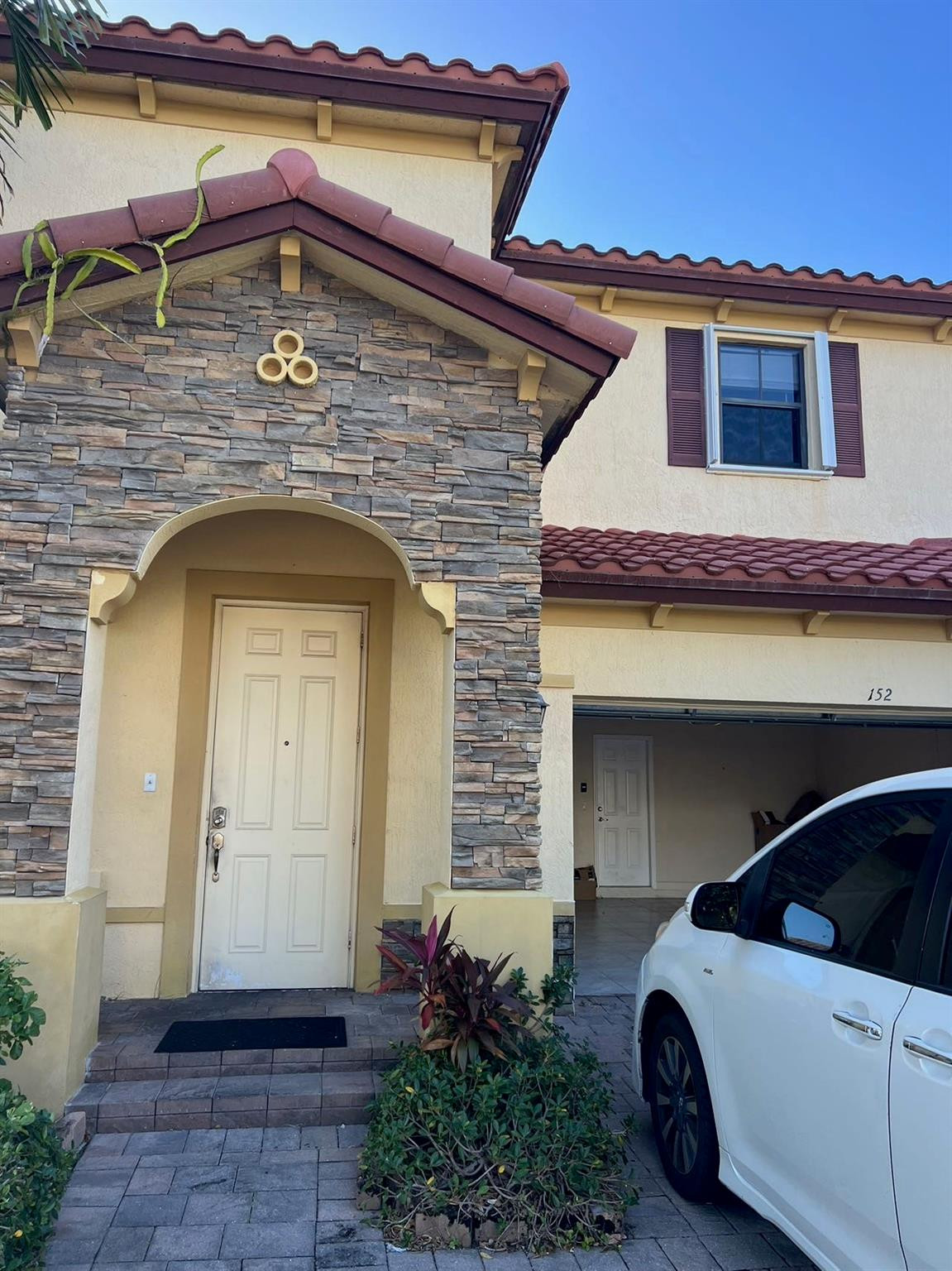 152 NE 27th Avenue