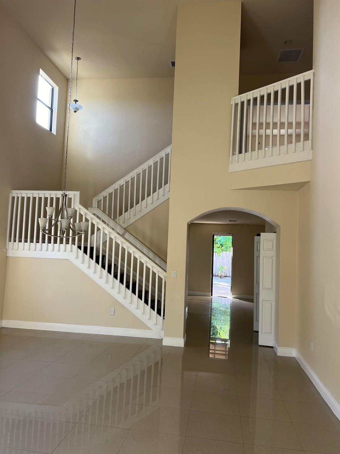 152 NE 27th Avenue
