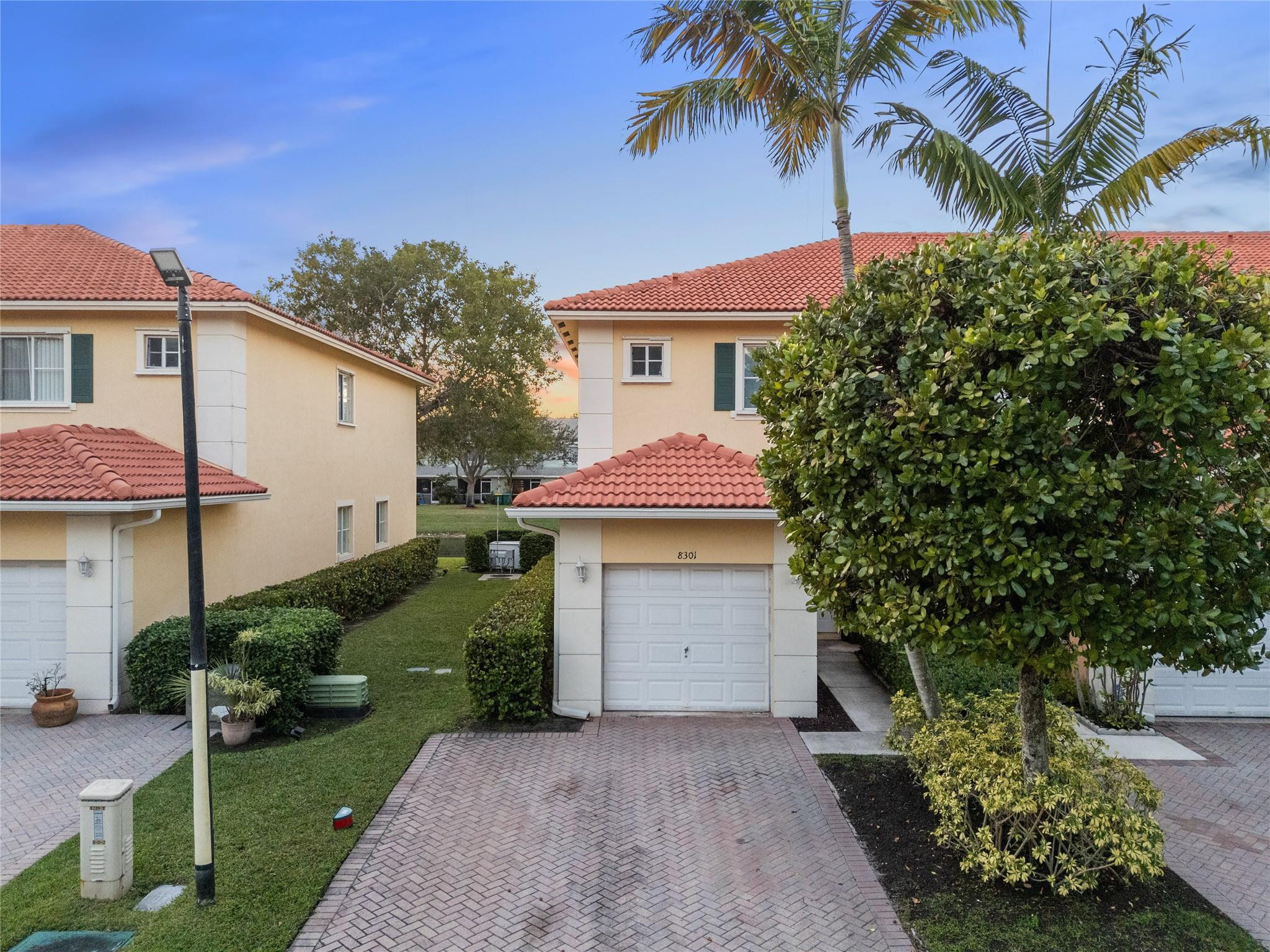 8301 Santa Monica Terrace