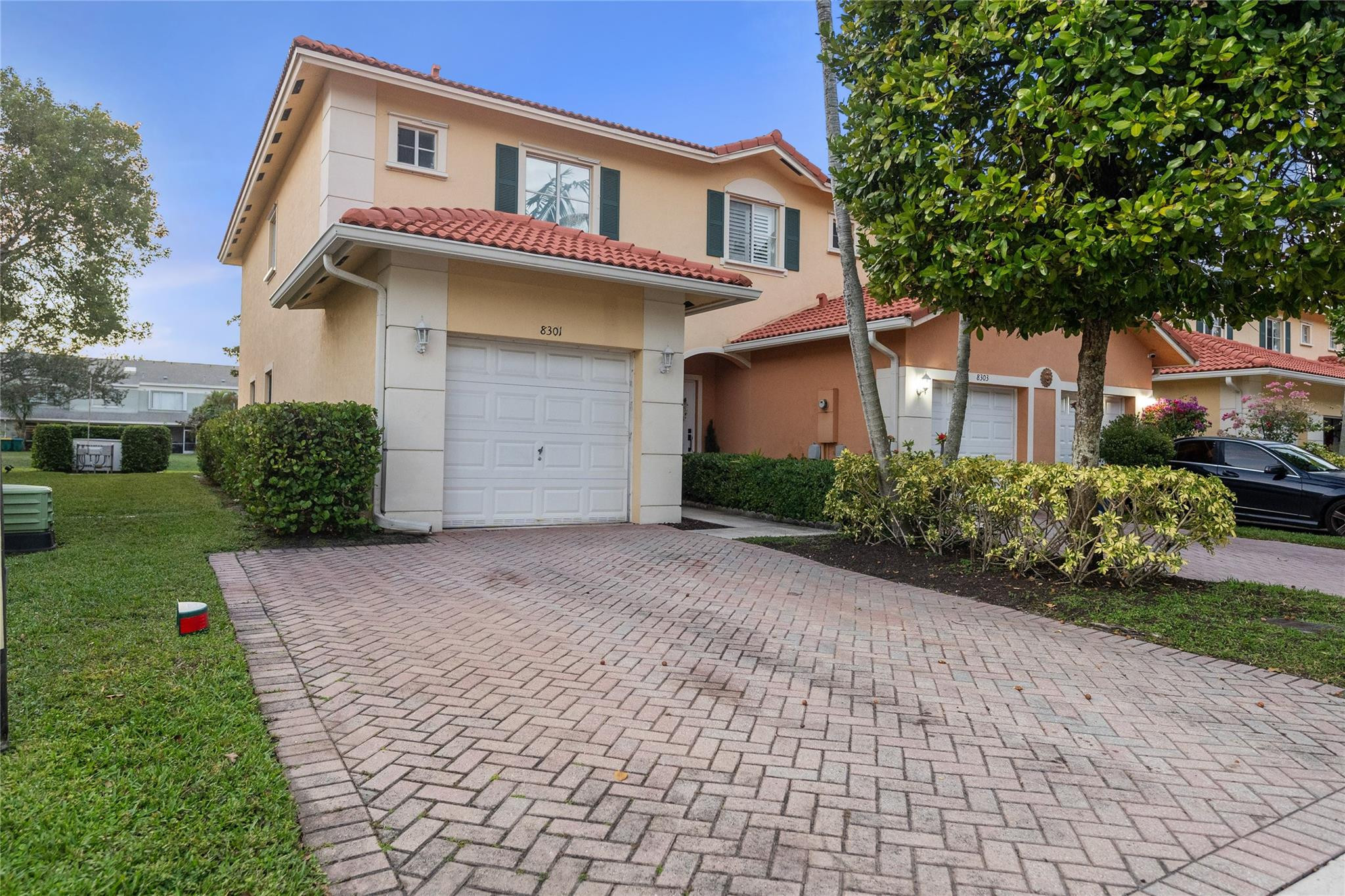 8301 Santa Monica Terrace