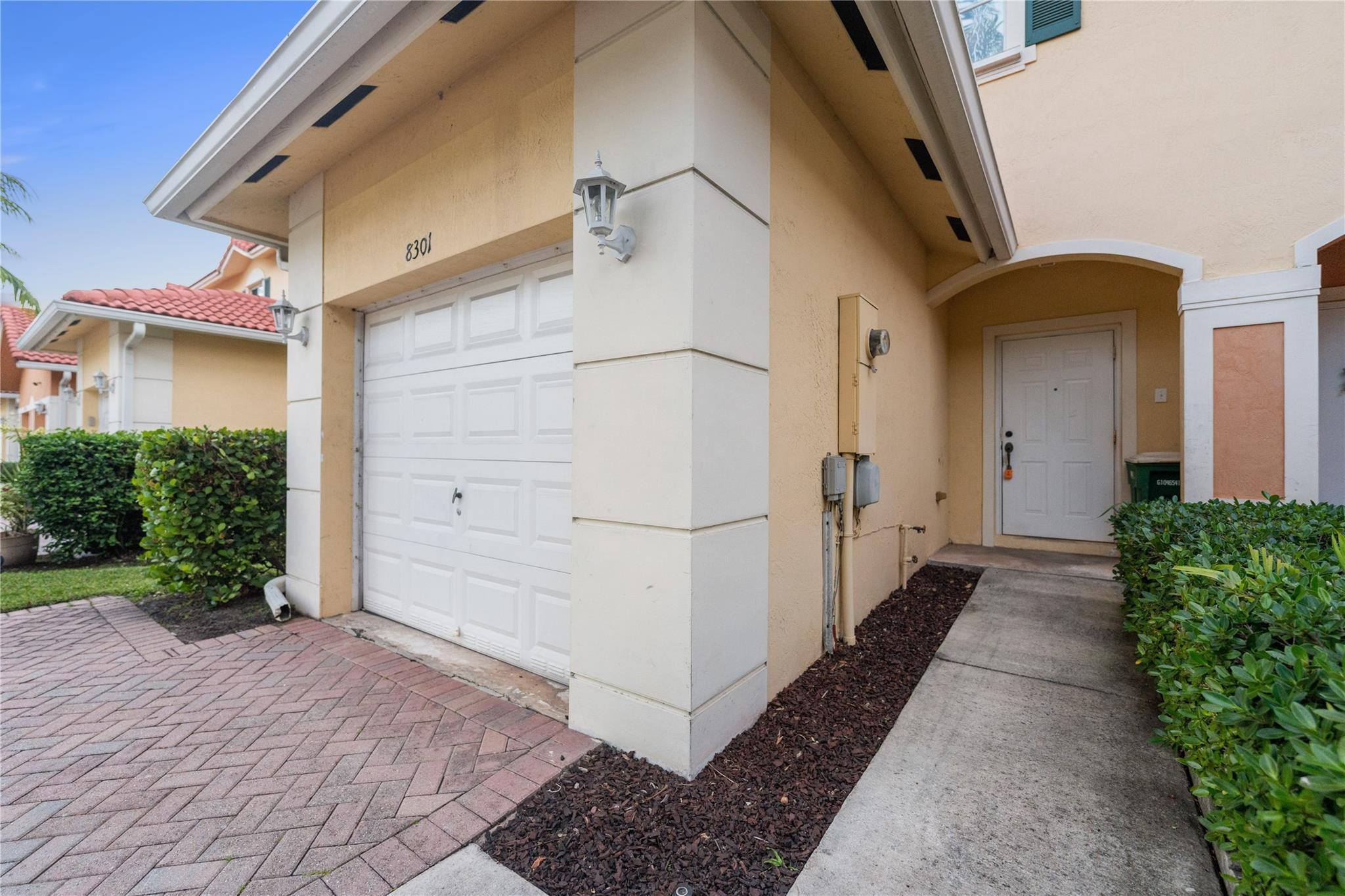 8301 Santa Monica Terrace