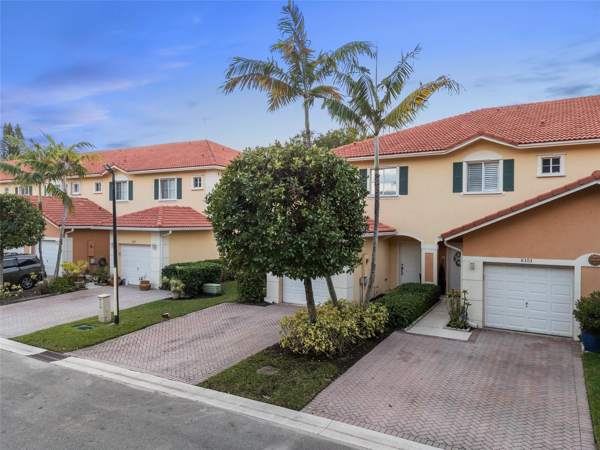 8301 Santa Monica Terrace