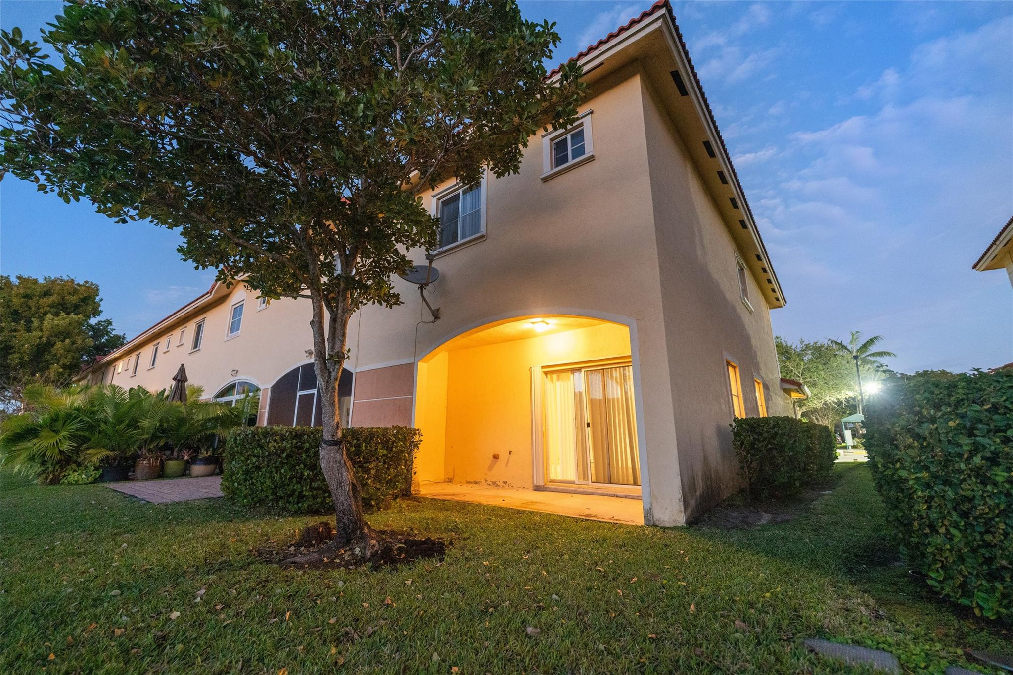 8301 Santa Monica Terrace
