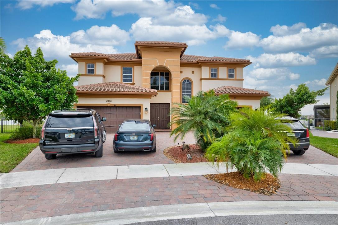 8880 Lakeview Place