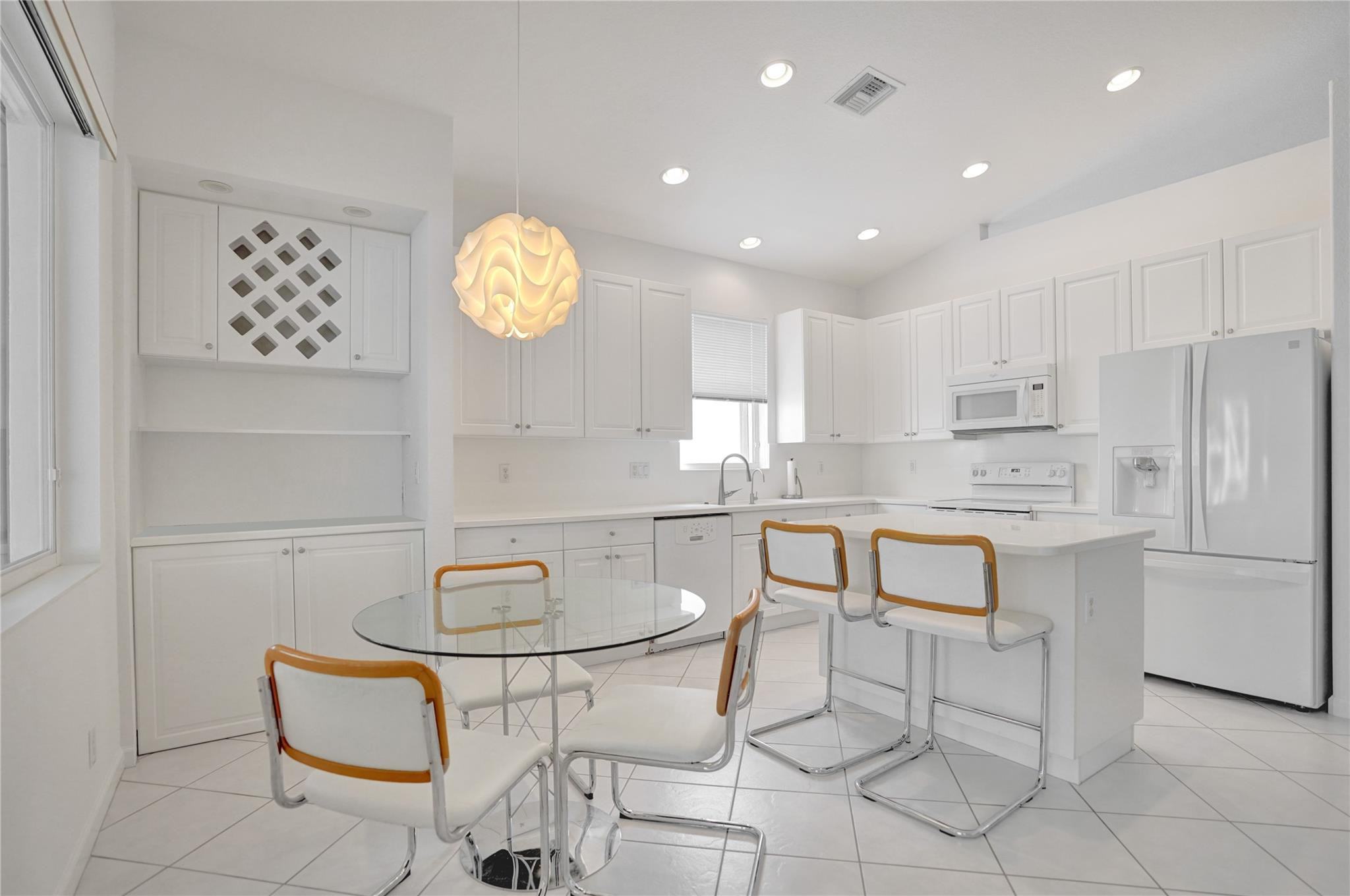 9372 Sandpiper Lane