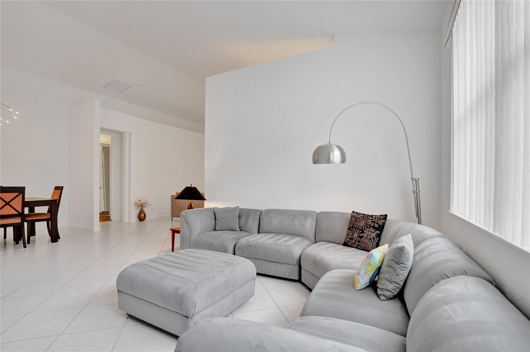 9372 Sandpiper Lane