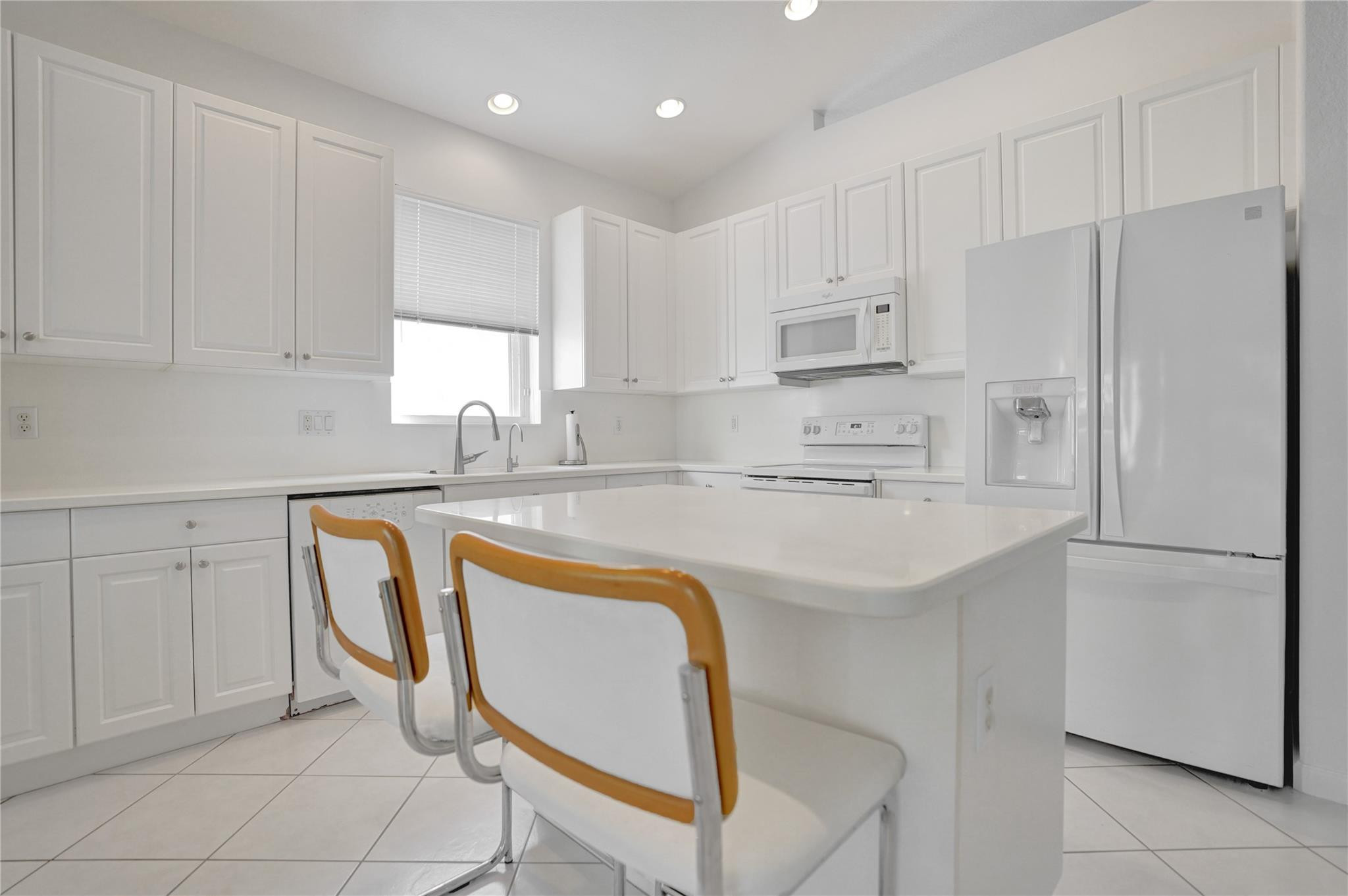 9372 Sandpiper Lane