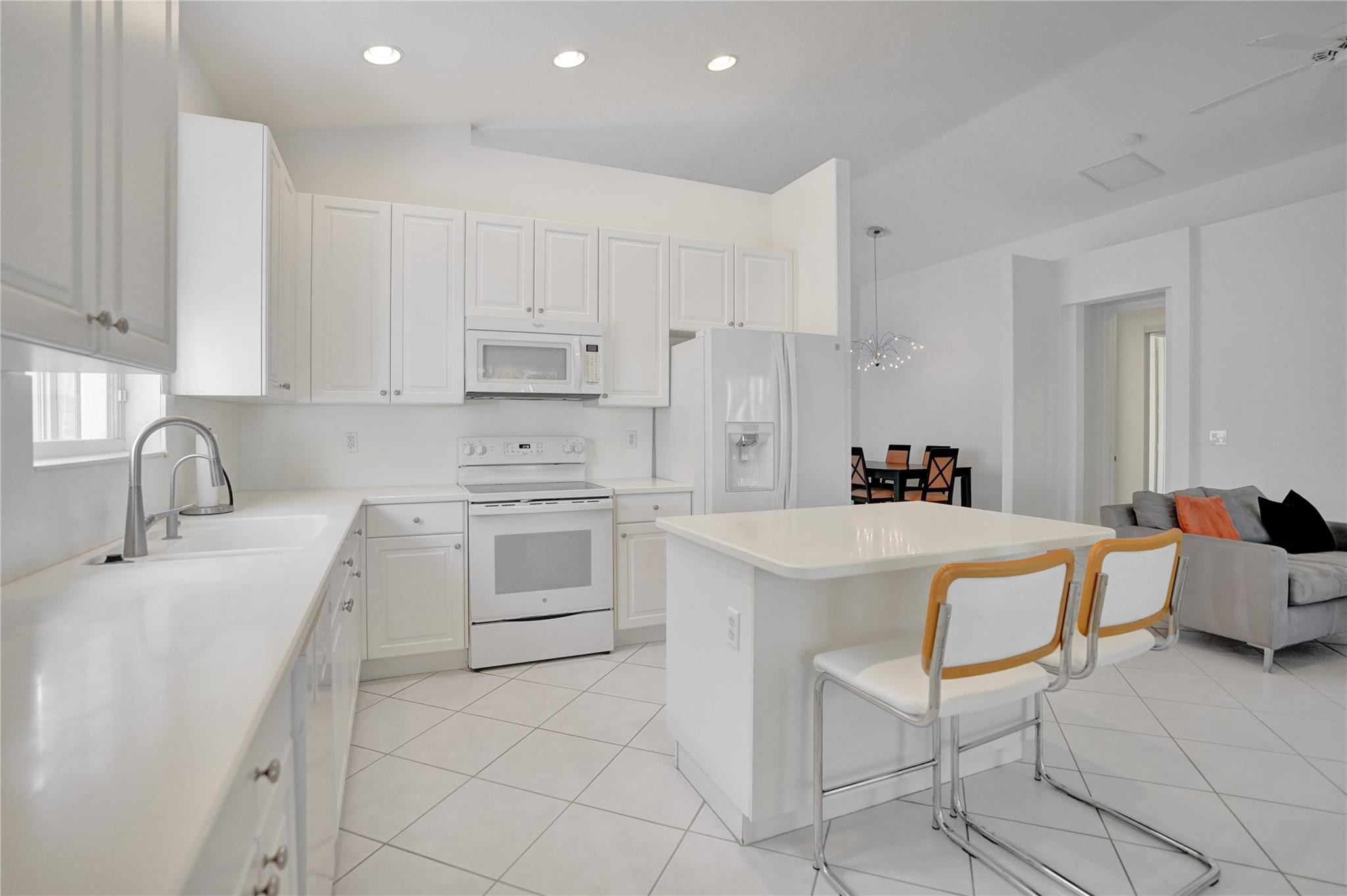 9372 Sandpiper Lane