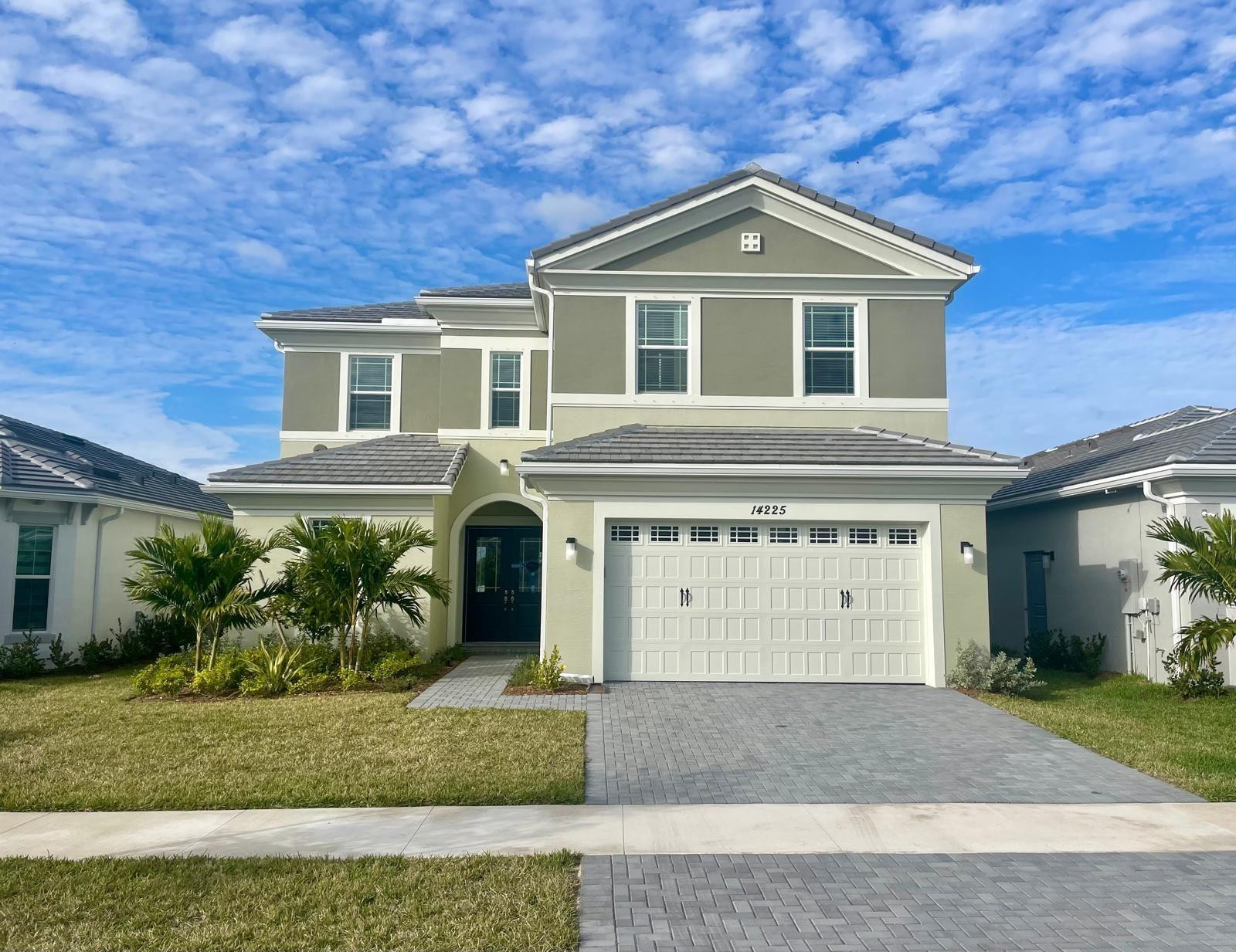 14225 Graybark Bend