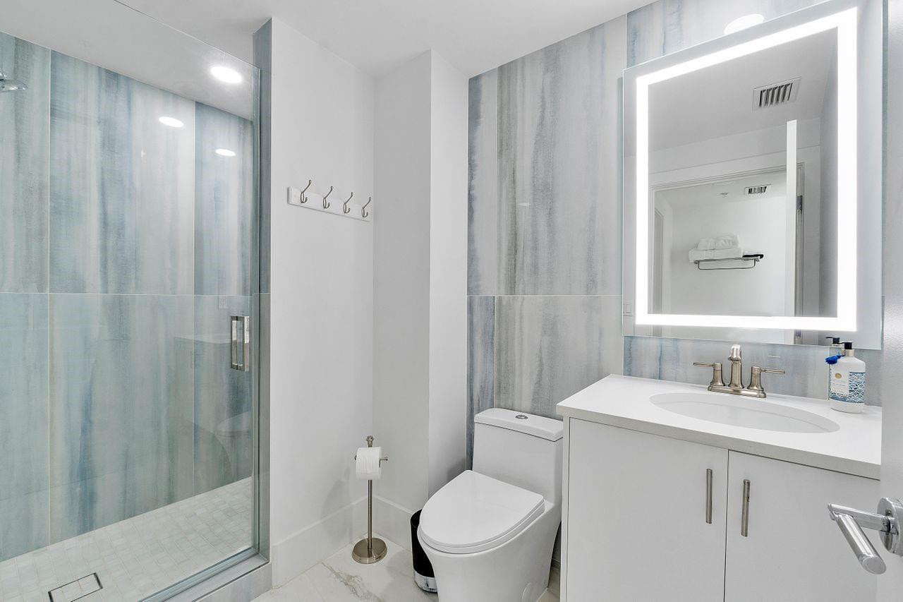 1 N Ocean Boulevard 207