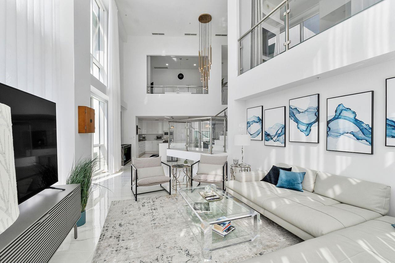 1 N Ocean Boulevard 207