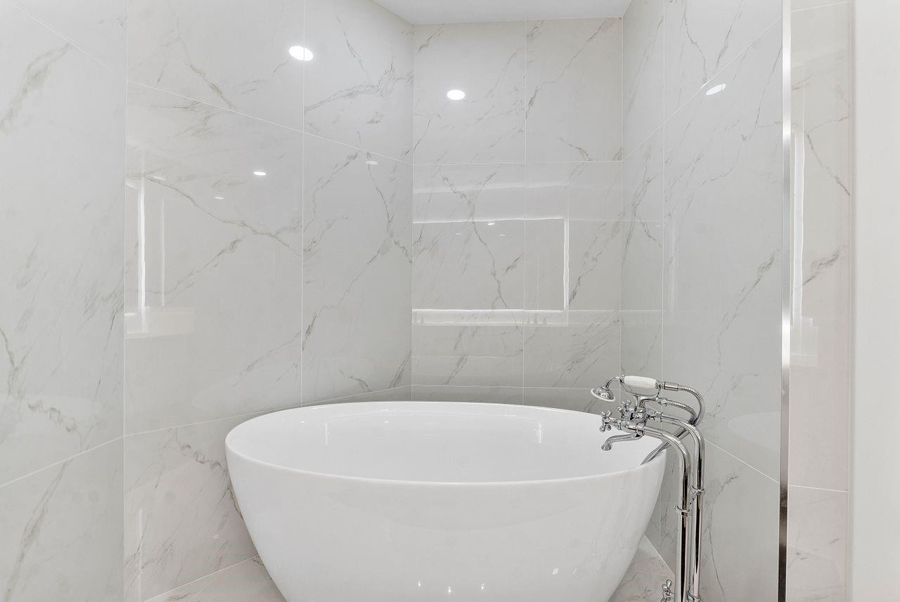 1 N Ocean Boulevard 207