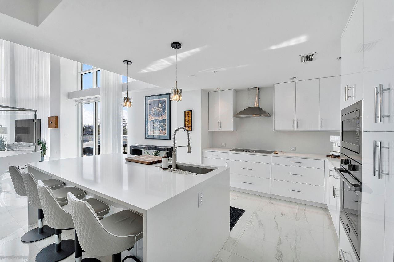 1 N Ocean Boulevard 207