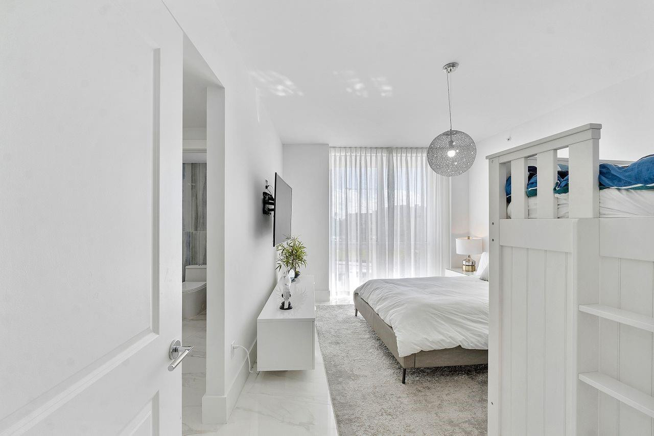 1 N Ocean Boulevard 207