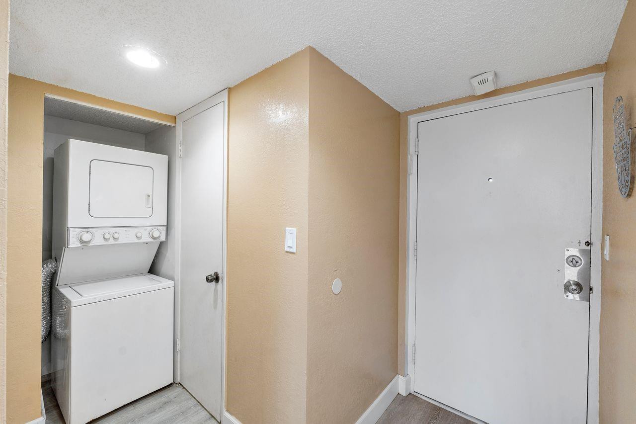 6193 Rock Island Road 418