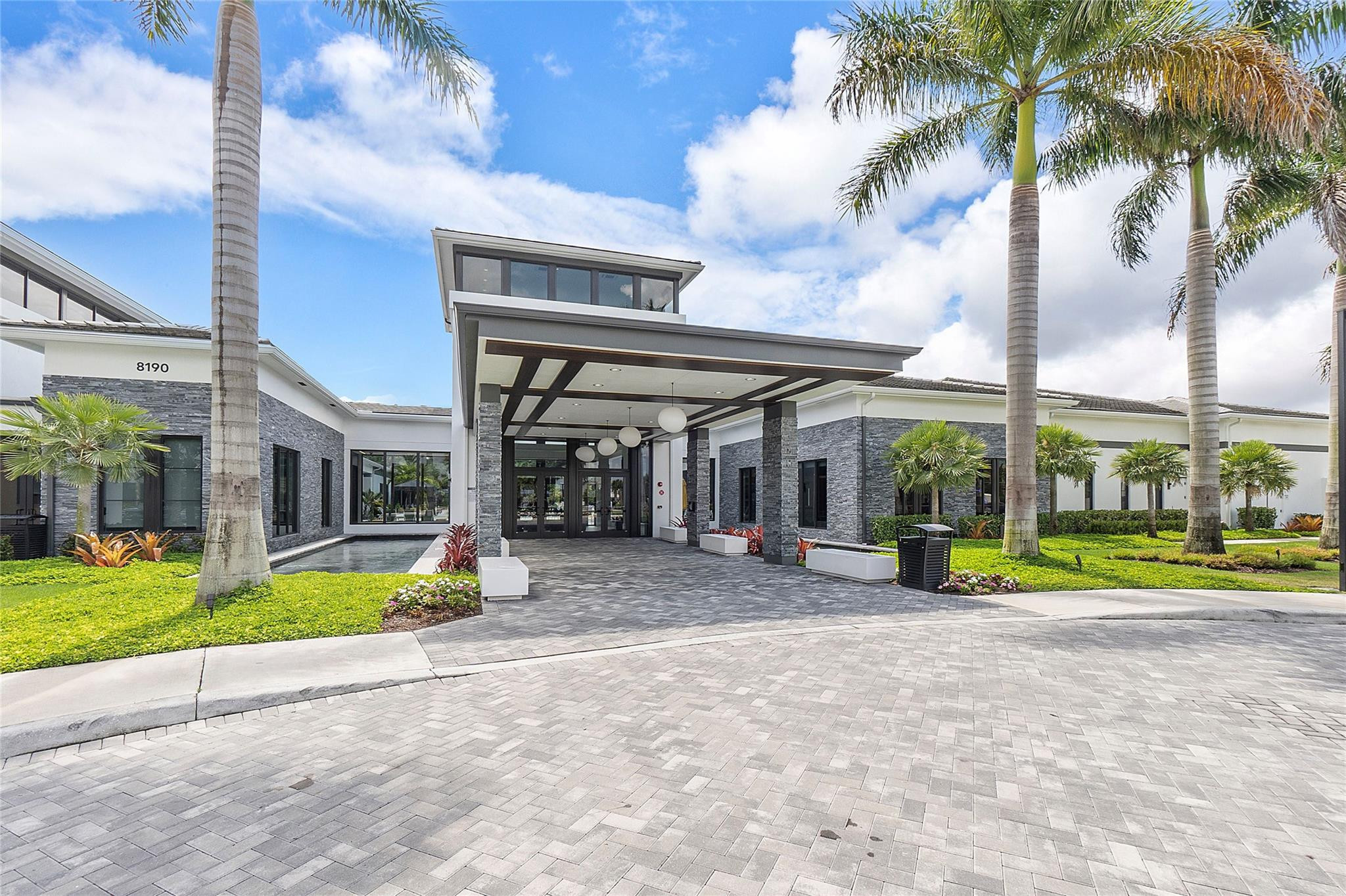 8232 Wildwood Lakes Drive