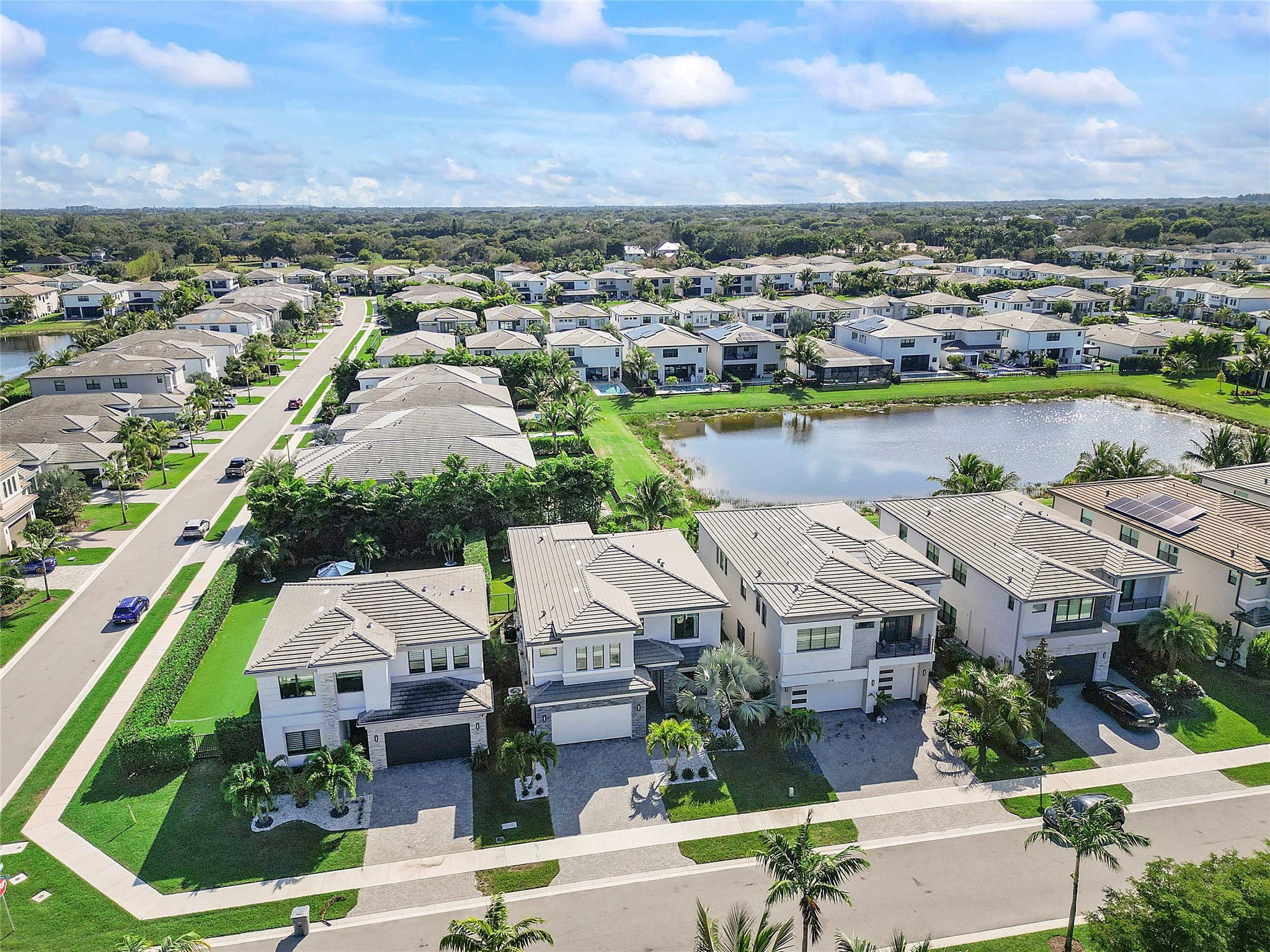 8232 Wildwood Lakes Drive