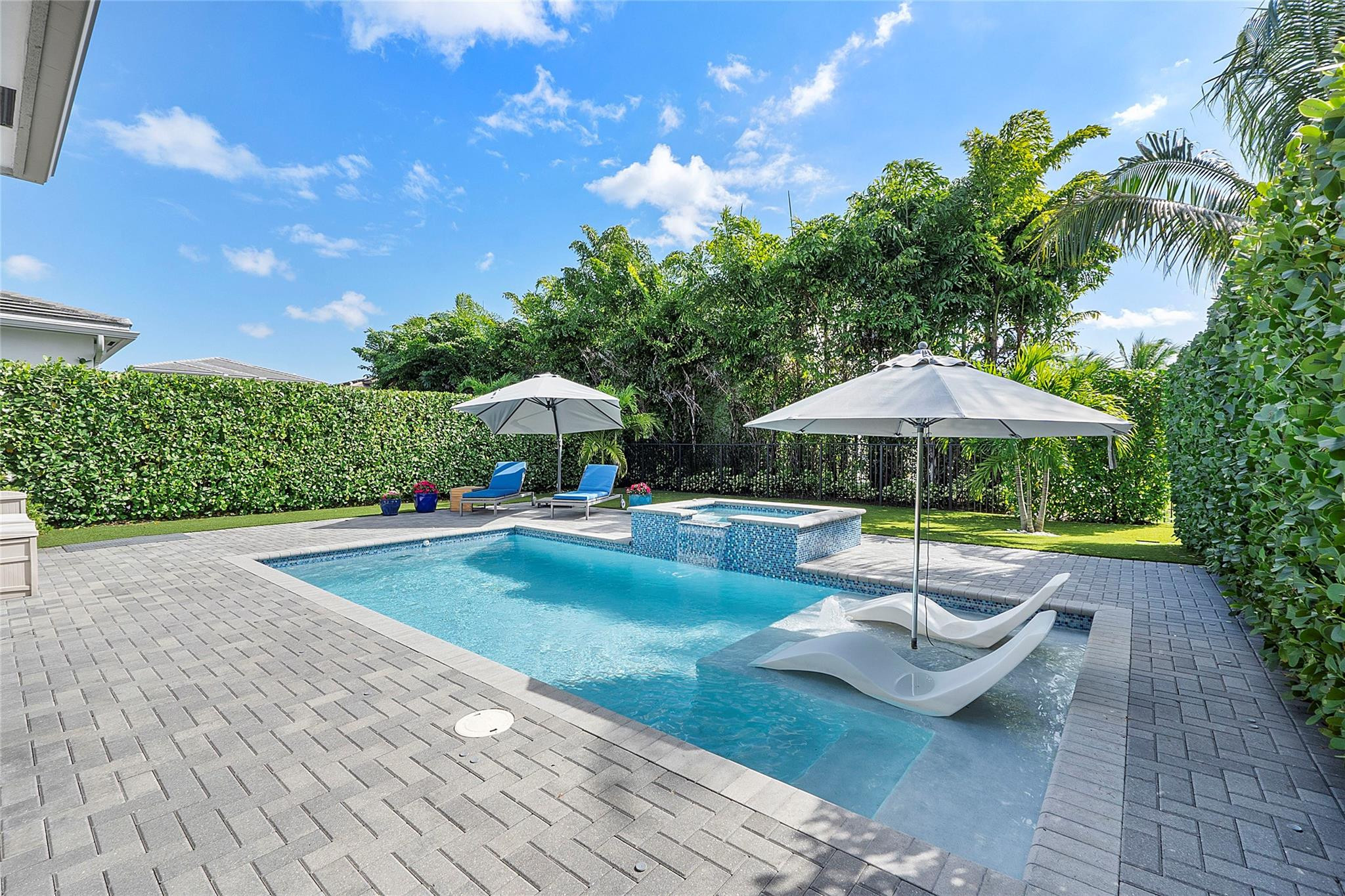 8232 Wildwood Lakes Drive