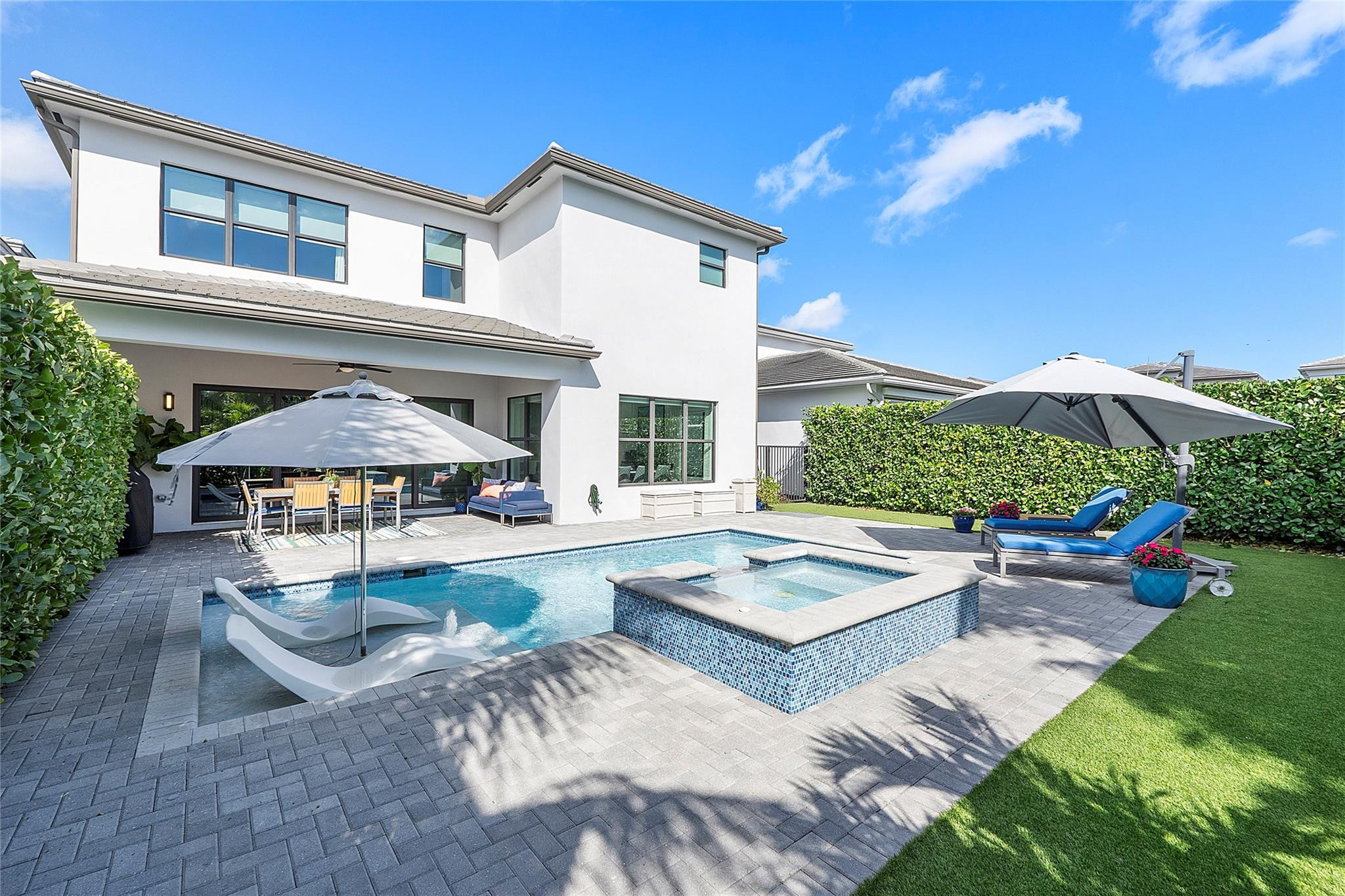 8232 Wildwood Lakes Drive