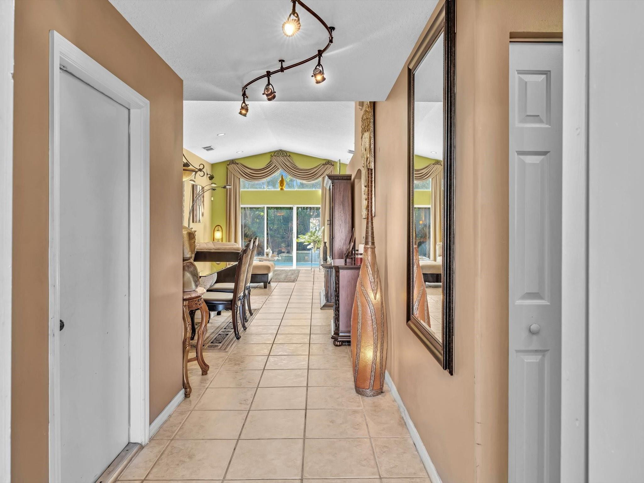 3860 SW 53rd Court