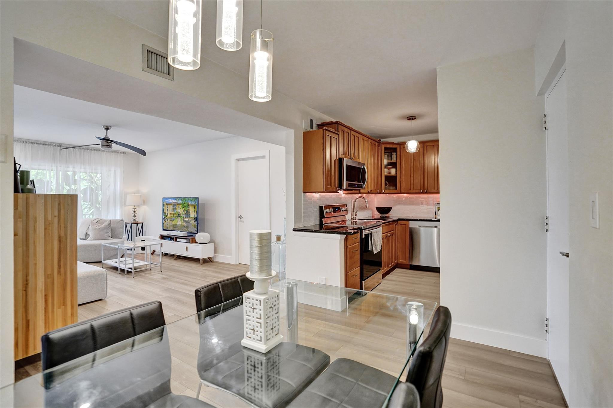 480 NW 20th Street 303